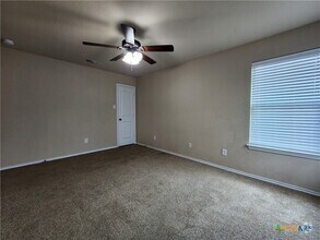 Building Photo - 305 Rosalie Dr