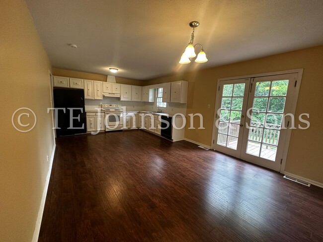 Foto del edificio - Spacious 3 Bedroom Home in Winston Salem