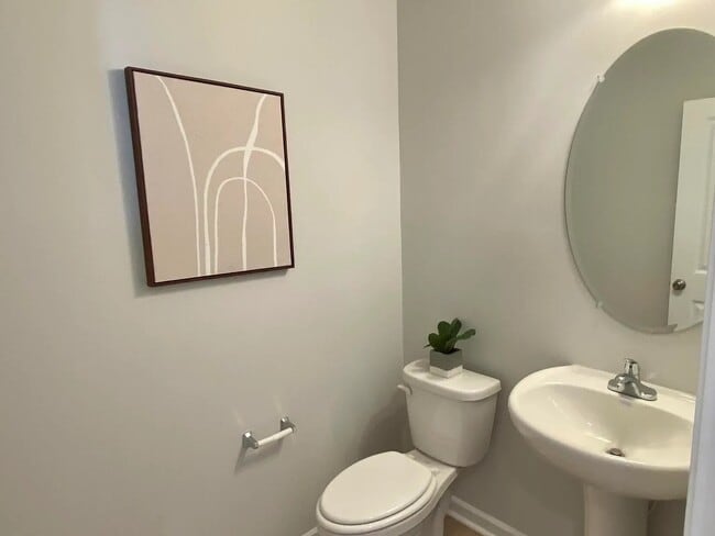 Downstairs Bath - 604 Southview Ln