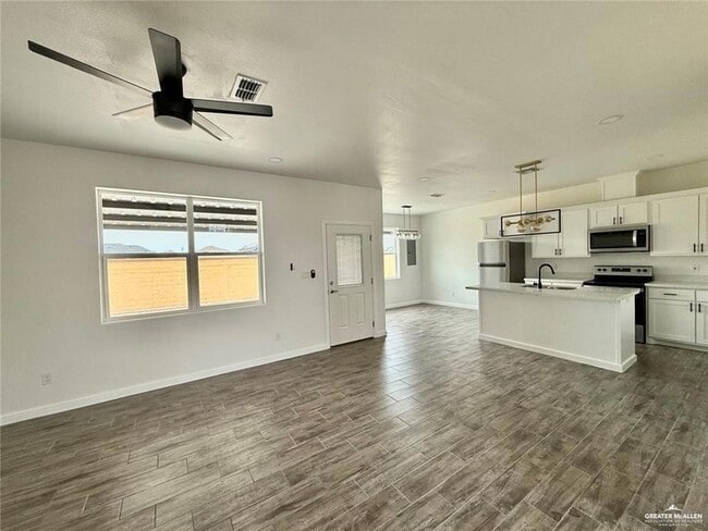 Foto del edificio - 5401 N Crown Point