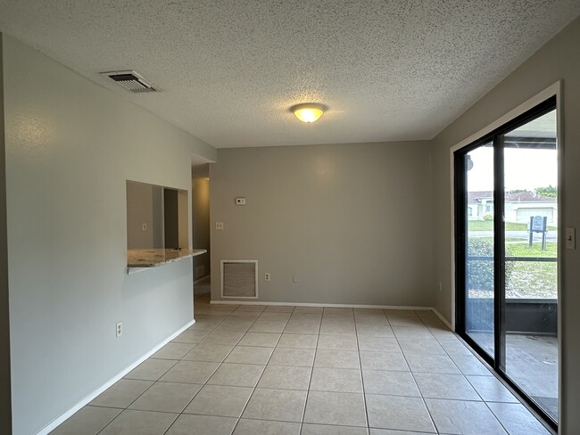 Building Photo - 4022 Beaver Ln