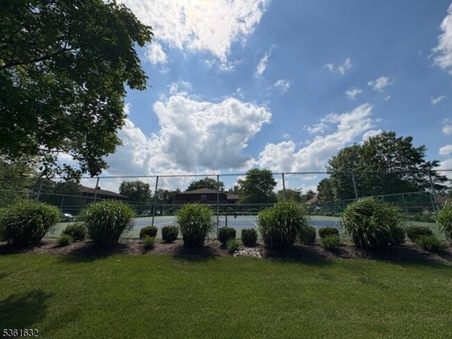Building Photo - 904 Yorkshire Dr
