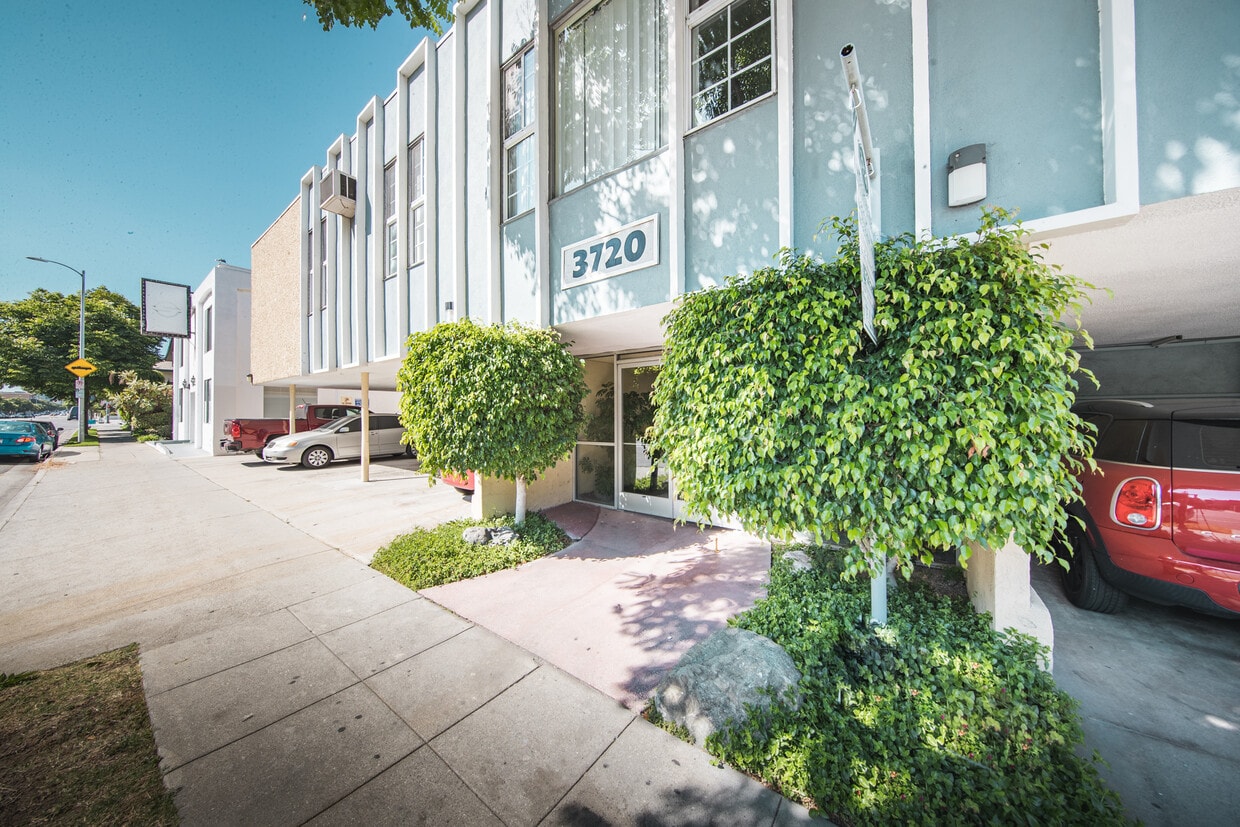 Primary Photo - 3720 Motor Ave