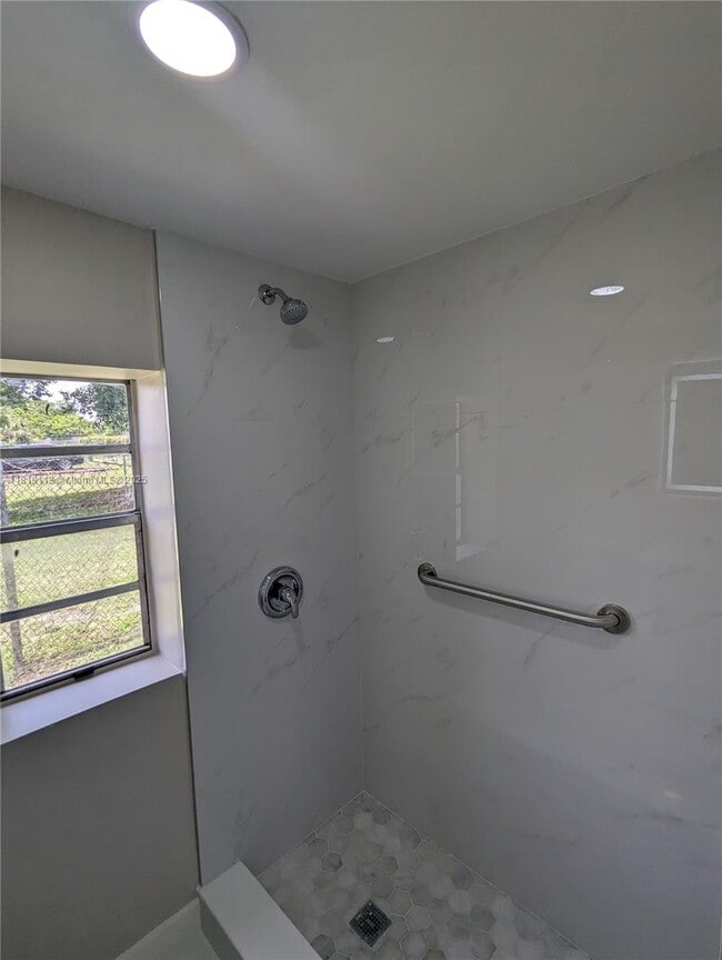 Foto del edificio - 2911 NW 132nd Terrace