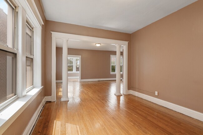 Building Photo - 4973 Northland Pl