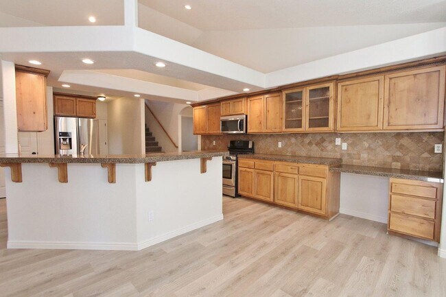 Foto del edificio - Stunning Home w/Open Floor-plan