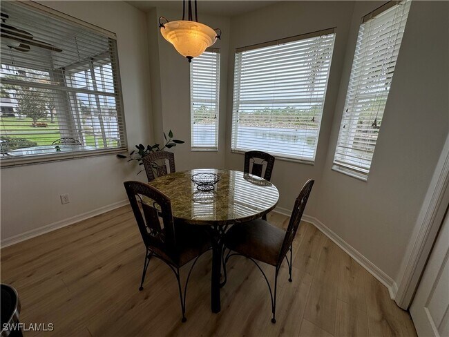 Foto del edificio - 7615 Arbor Lake Ct