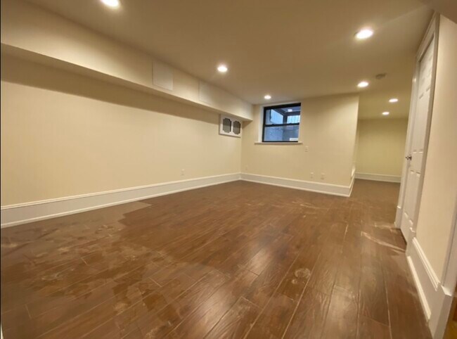 Foto del edificio - 266 W 73rd St