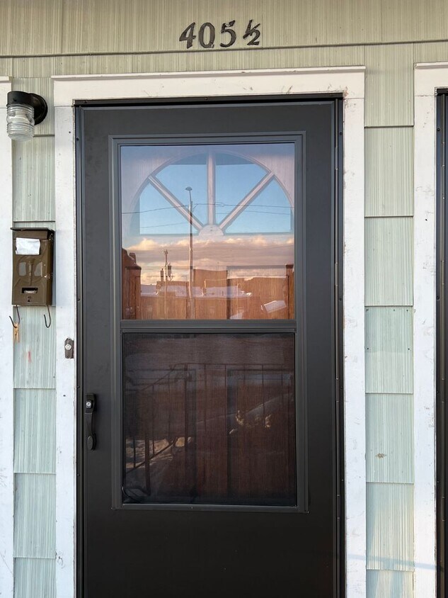 1405 W Granite St Unit 405 1/2, Butte, MT 59701 Room for Rent in