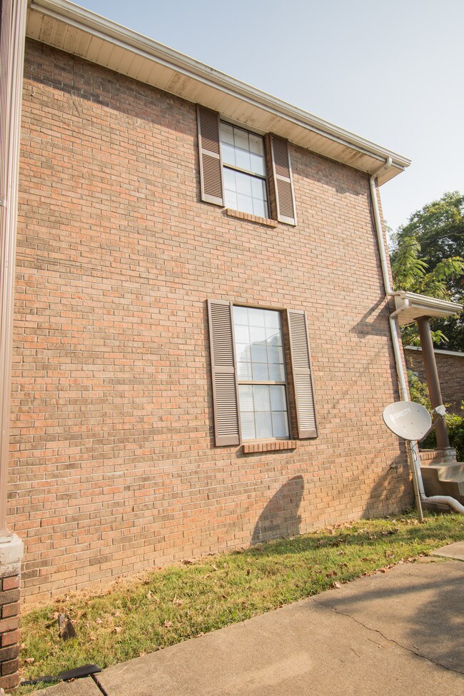 Foto del edificio - 1503 W Knollwood Cir
