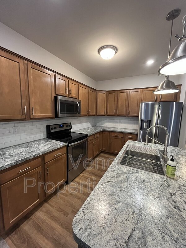 Building Photo - 303 Grayson Pl