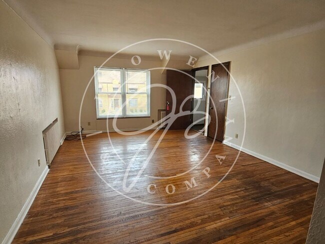 Foto del edificio - "Charming 2 Bedroom Rental with Hardwood F...