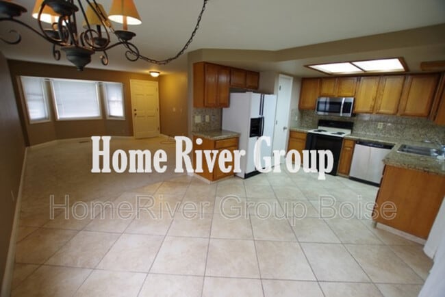 Building Photo - 5358 S Laramie Pl
