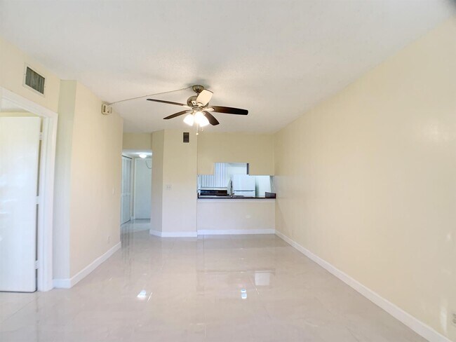 Building Photo - 3214 NW 102nd Ter