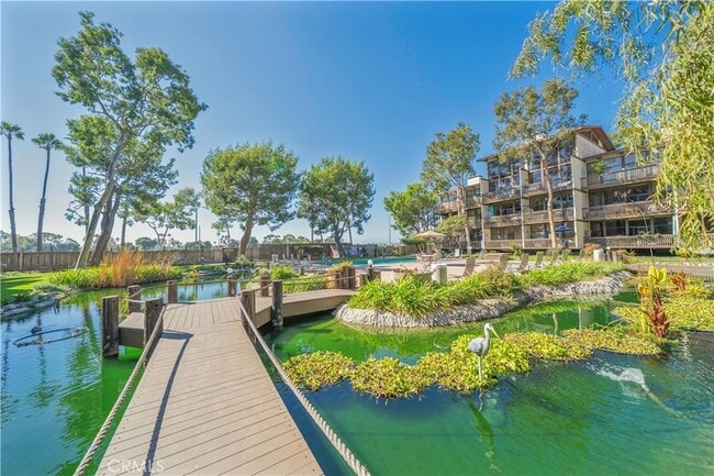 Foto del edificio - 6336 Marina Pacifica Dr N