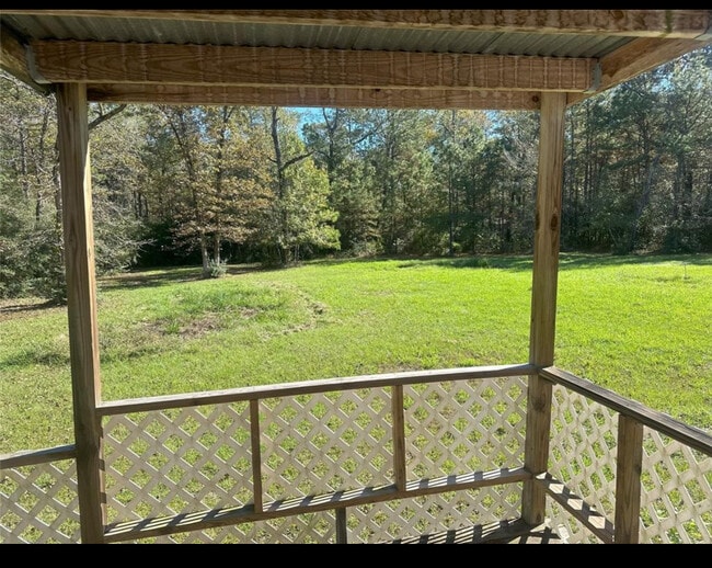 Porche trasero - 89 Pine Oak Ln