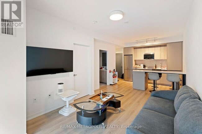 Photo du bâtiment - 2485 Eglinton Ave W