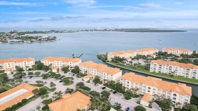 Building Photo - 5 Harbour Isle Dr E