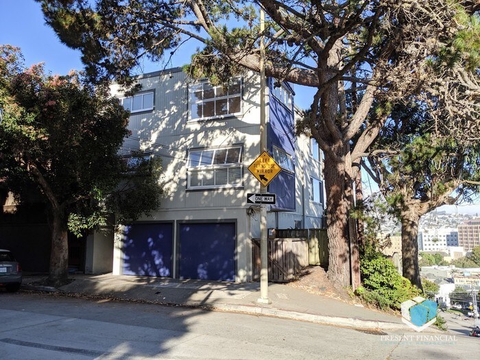 Primary Photo - 4 Winfield St