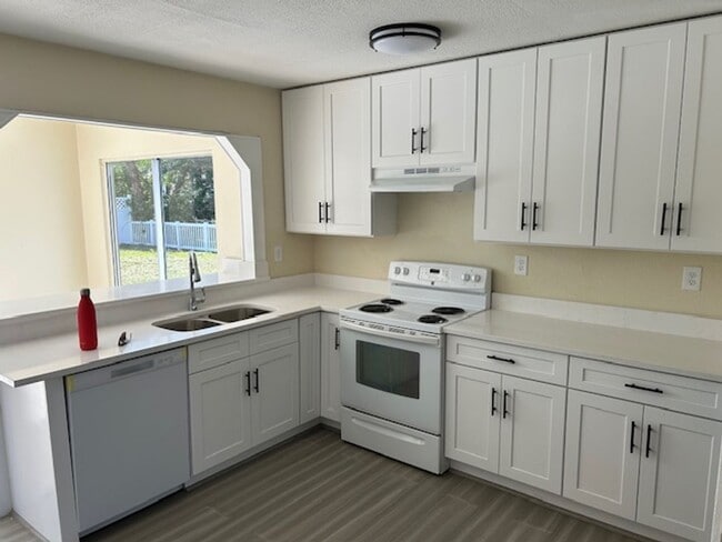 Foto del edificio - Single Family Home