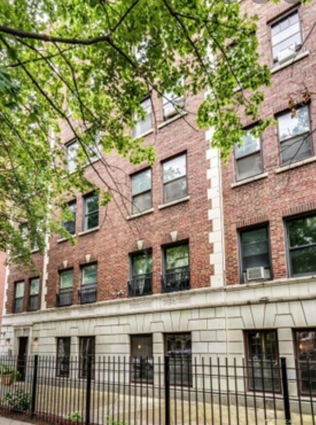 Building Photo - 5135 S Kenwood Ave