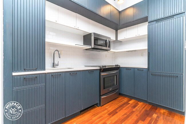 Foto del edificio - 180 Bainbridge St
