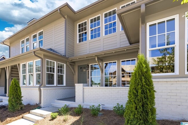 Building Photo - 1105 Windsor Dr