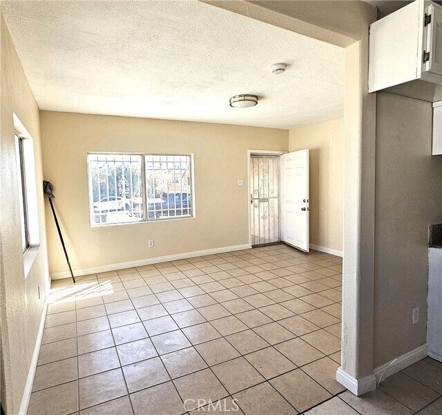 Foto del edificio - 1445 W 82nd St