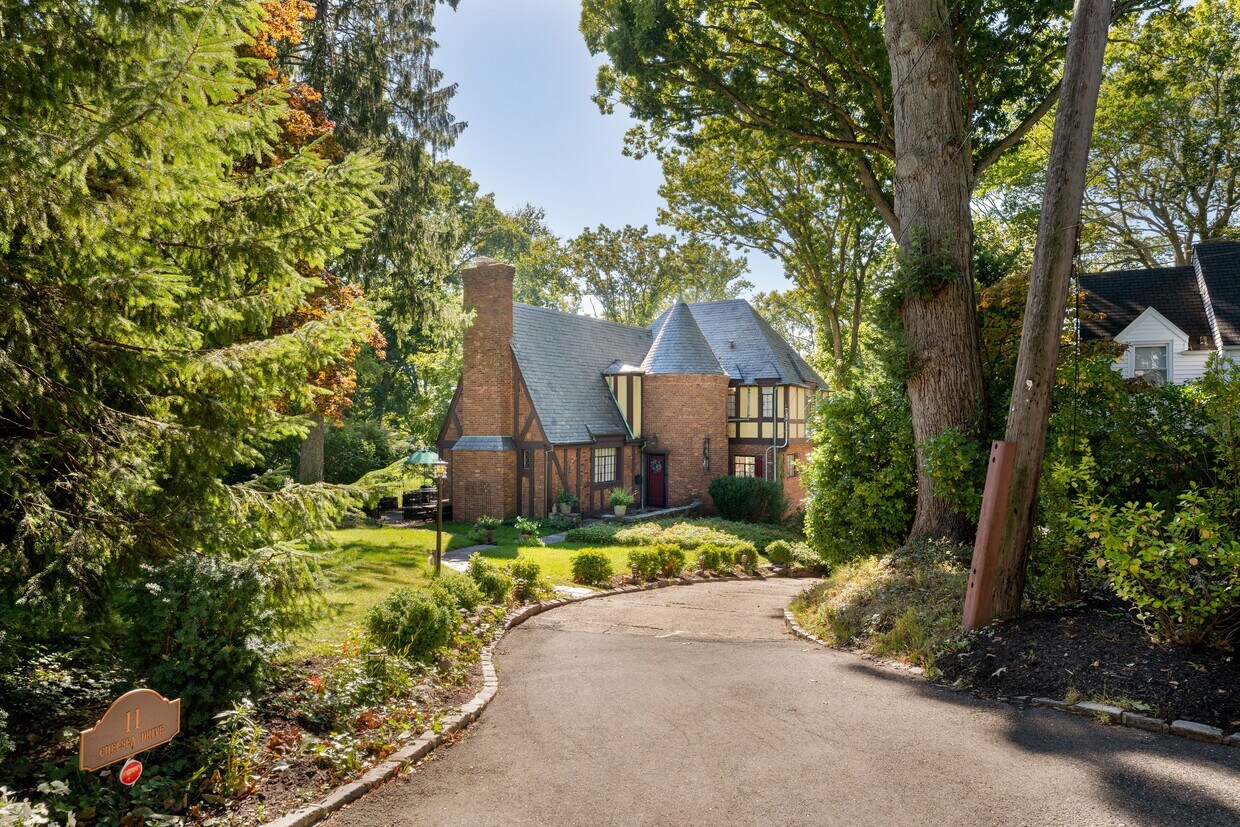 Foto principal - 11 Chelsea Dr