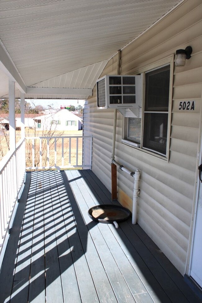 Building Photo - Apartment in Havelock