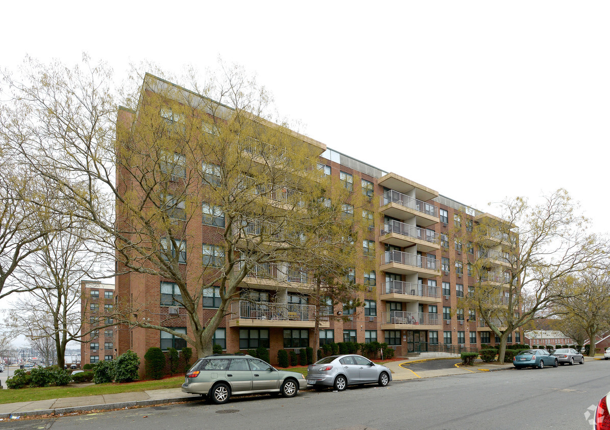 Primary Photo - Harborview Towers