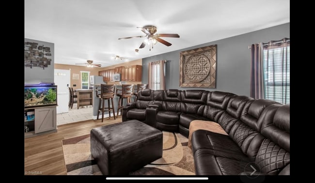 Foto del edificio - 1624 N Cherry St