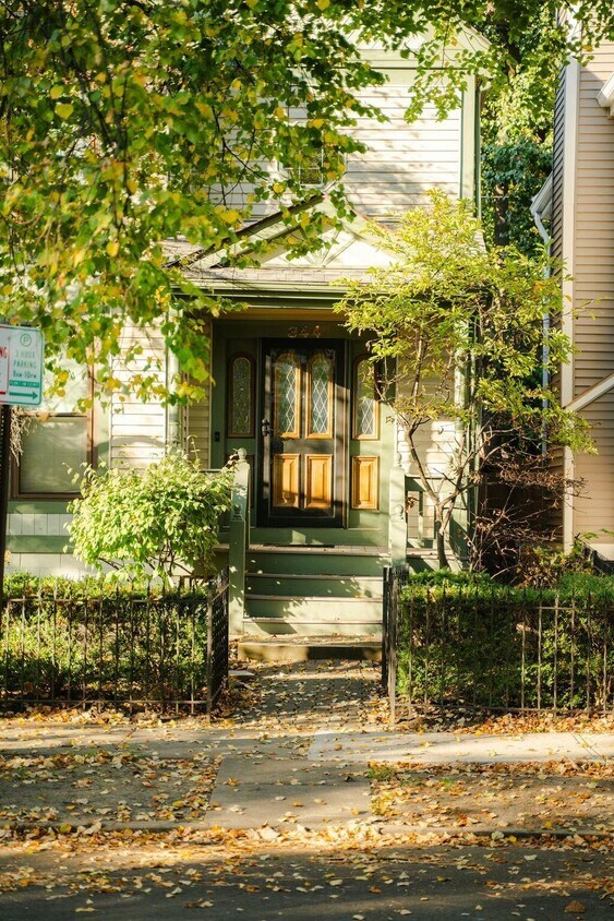 Foto principal - 344 W 4th Ave
