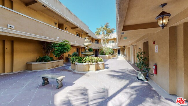 Foto del edificio - 11440 National Blvd