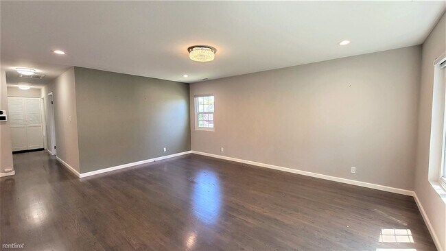 Foto del edificio - 3 br, 2 bath House - 1891 Bowers Avenue