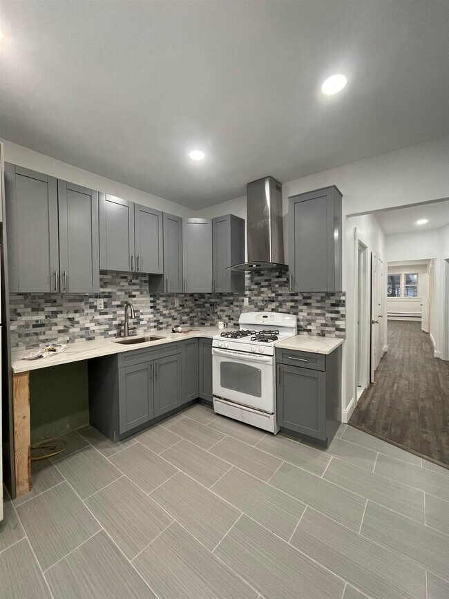 Foto del edificio - 388 Fulton Ave