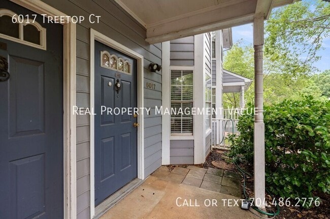 Foto del edificio - 6017 Treetop Ct