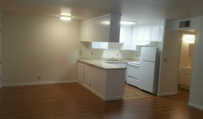 Building Photo - 39544 Trinity Way