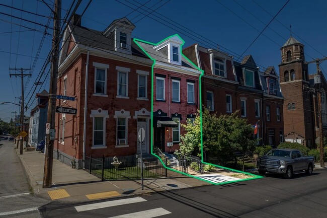 Front of Building - 264 44th St
