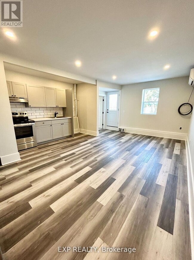 Building Photo - 316 Front St