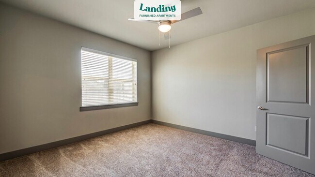 Building Photo - 3925 N Elm St