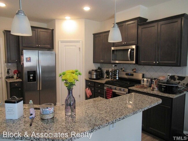 Building Photo - 3 br, 2.5 bath House - 3189 Retama Run