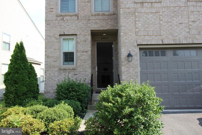 Foto del edificio - 24843 Somerby Dr