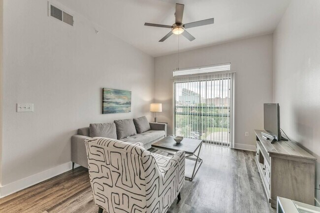 Foto del edificio - 4123 Cedar Springs Rd