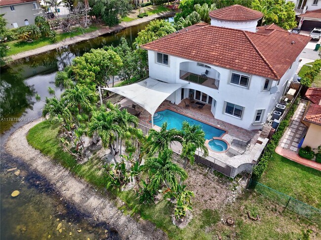 Foto del edificio - 6502 SW 162nd Ct
