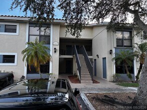 Building Photo - 1515 Lake Crystal Dr