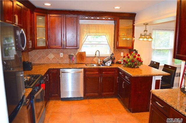 Foto del edificio - 282 Lawrence St