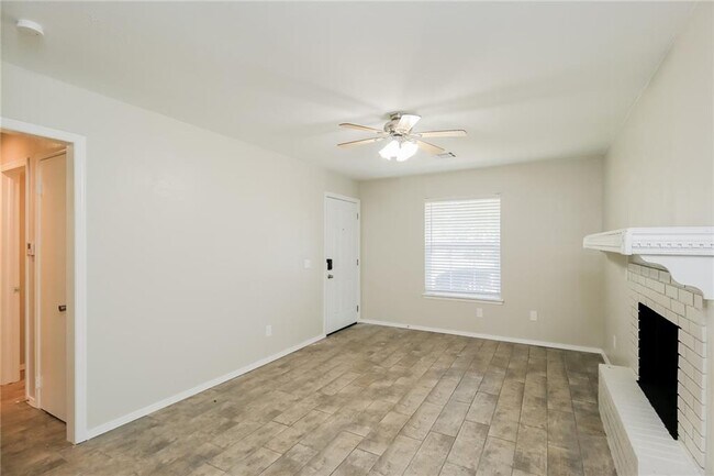 Foto del edificio - 1153 Elmhurst St