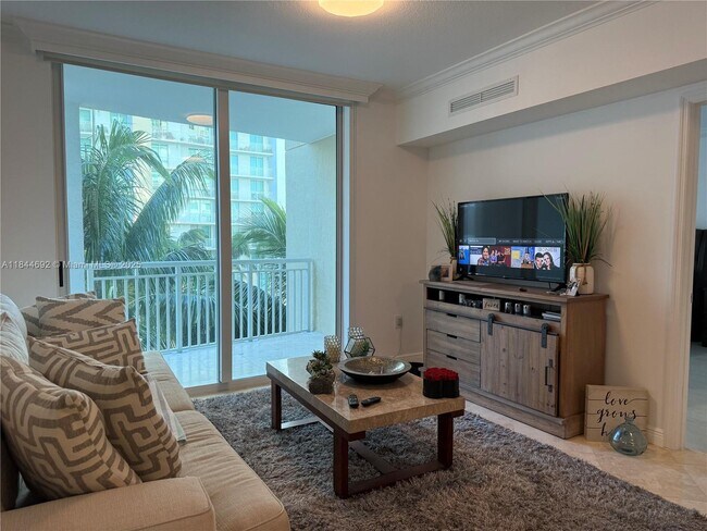 Foto del edificio - 1755 E Hallandale Beach Blvd