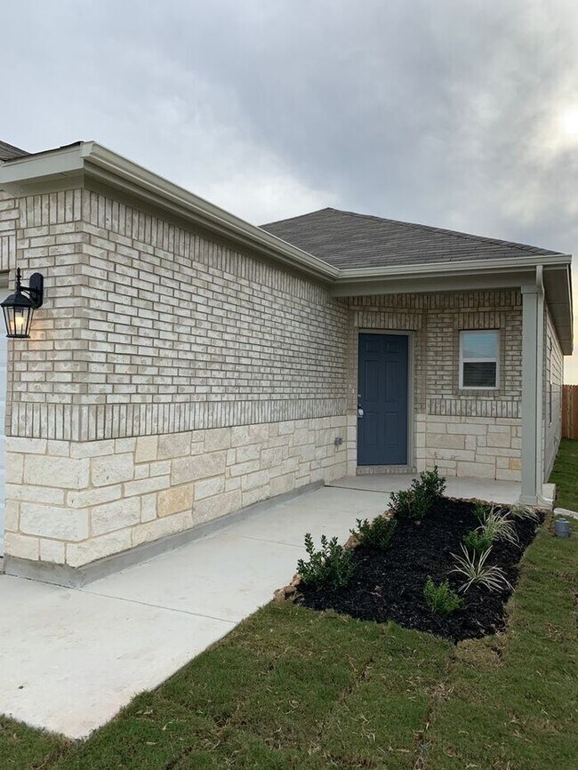 Foto del edificio - *Move-in Special* | Four Bedroom | Two Bat...